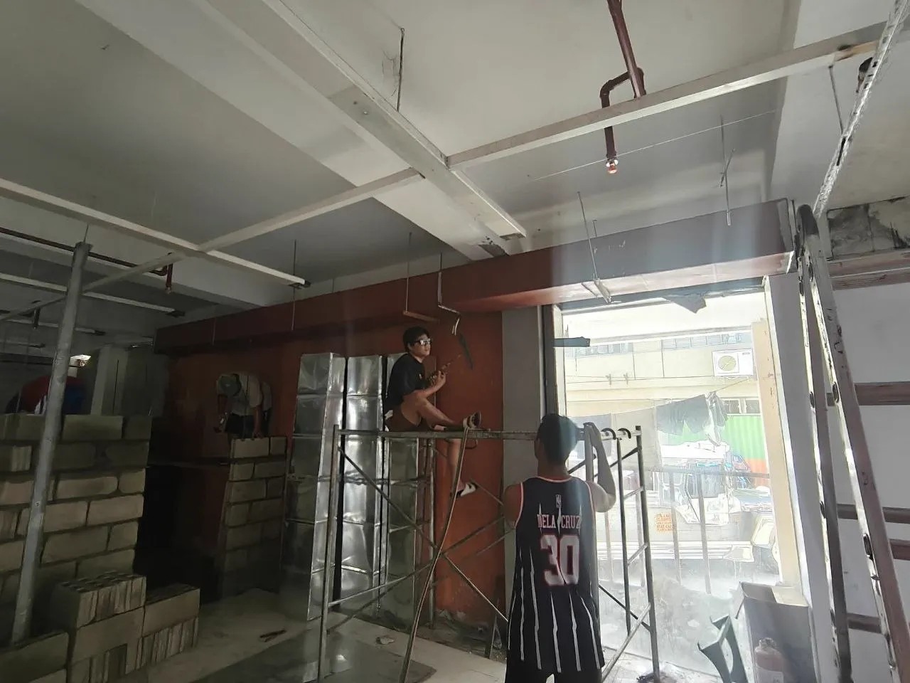 Commercial ventilation duct installation at the convenience store in Santiago, Isabela